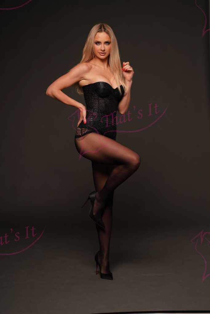 "𝐄𝐋𝐄𝐆𝐀𝐍𝐂𝐄” 𝟑𝟎 𝐃𝐄𝐍