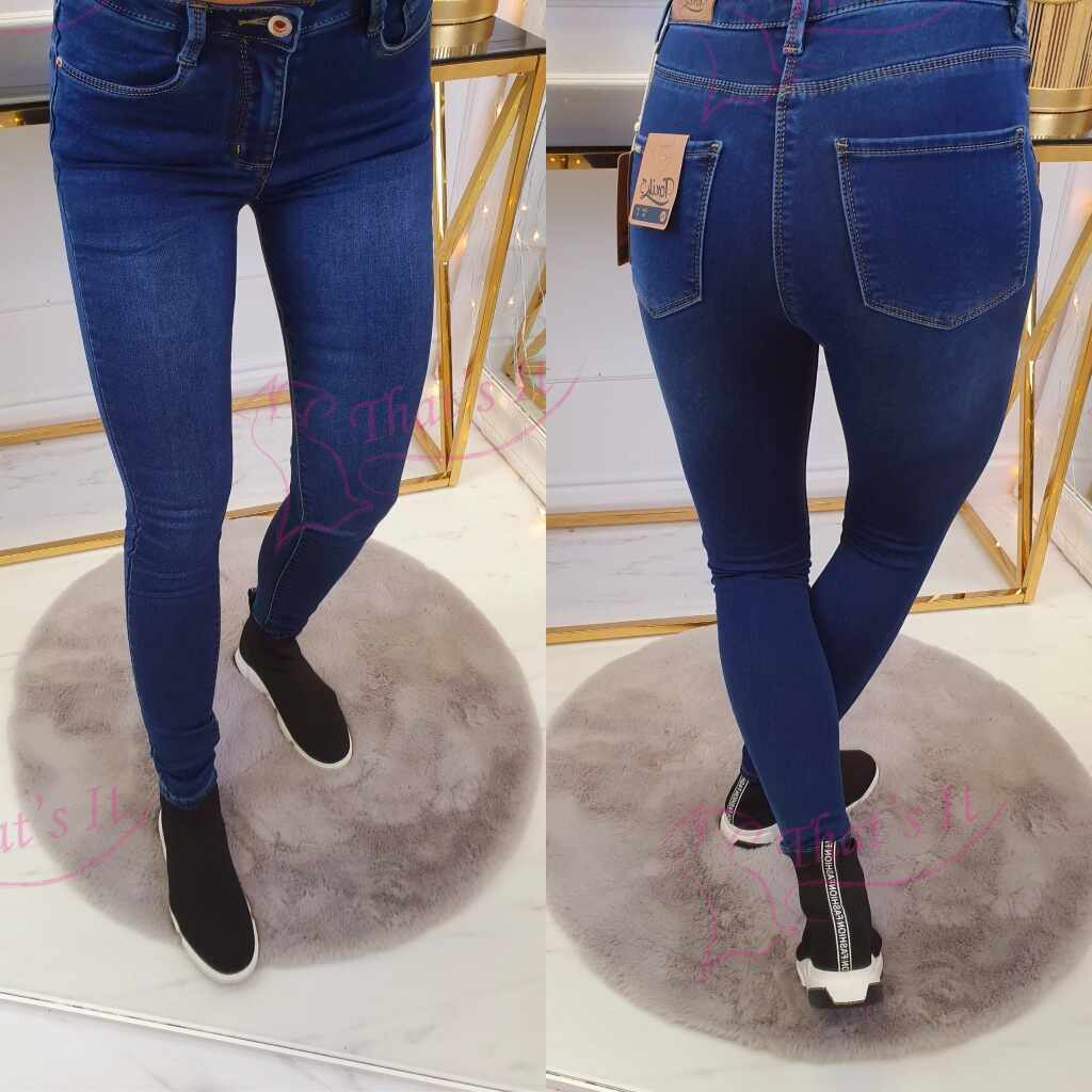 Kvaliteetsed klassikalised sinised teksad, pehmest kangast ja sobivad ka pikemale jalale H2523#